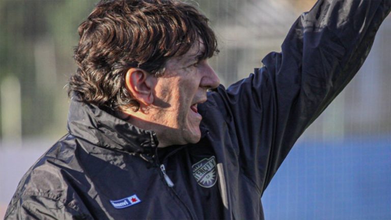 José Vicente Lledó, entrenador del CF Intercity en un entrenamiento. Foto: CF Intercity.