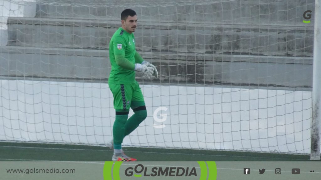 Juan Pablo Salomen en un partido del CFI Alicante en La Murta.