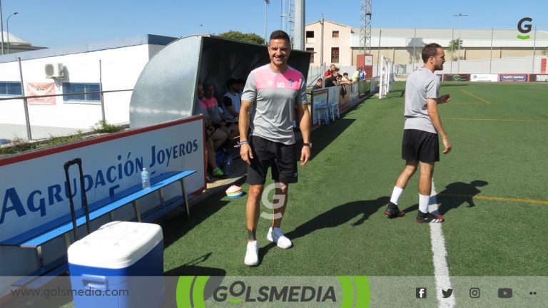 Manu Sánchez, entrenador de la UD Rayo Ibense.