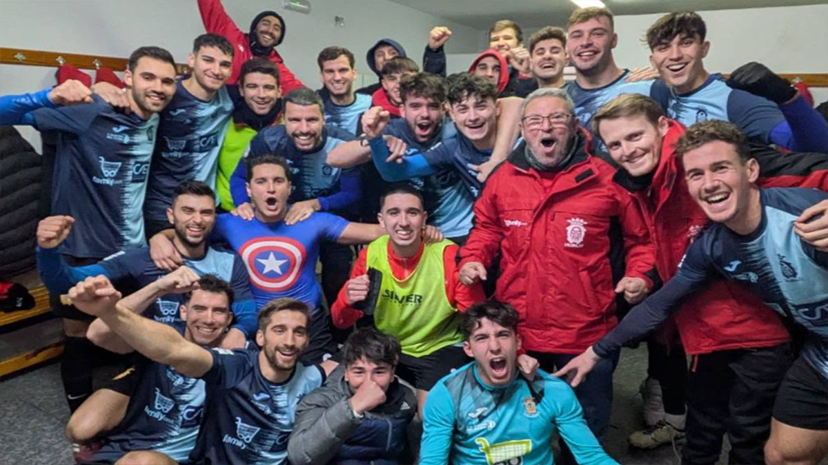 Los jugadores de L´Ollería CF festejando el pase en La Nostra Copa. Foto: club.