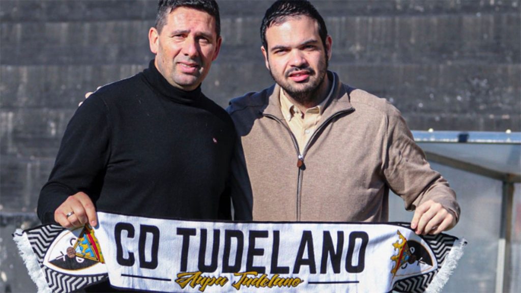 Óscar Vales presentado como nuevo entrenador del CD Tudelano. Foto: CD Tudelano.