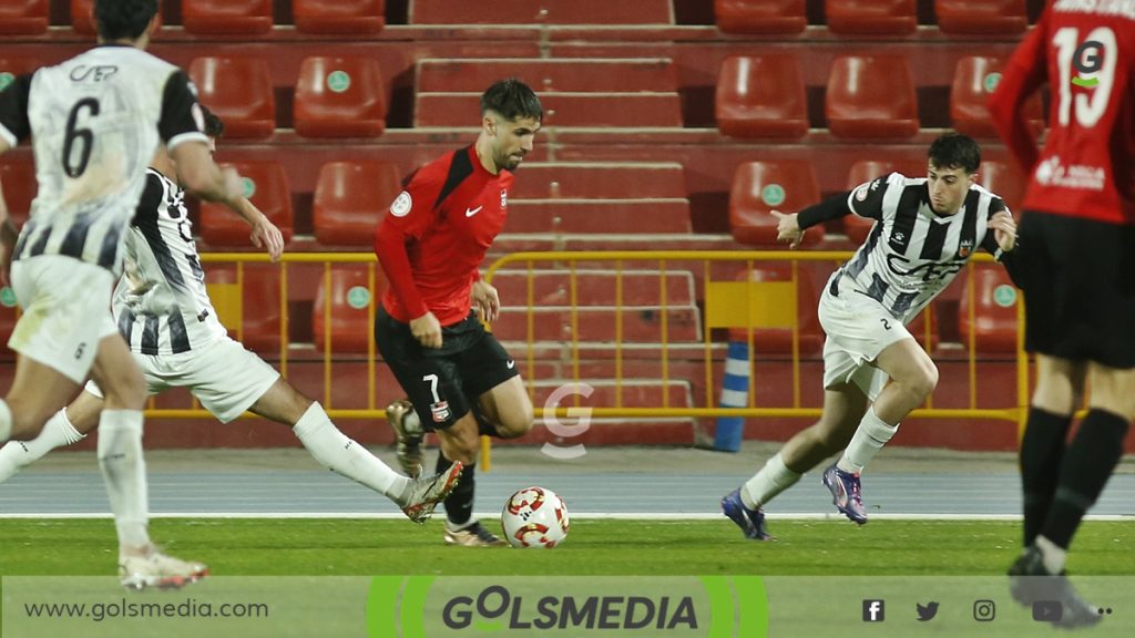 David Velázquez en un partido del CF La Nucia.