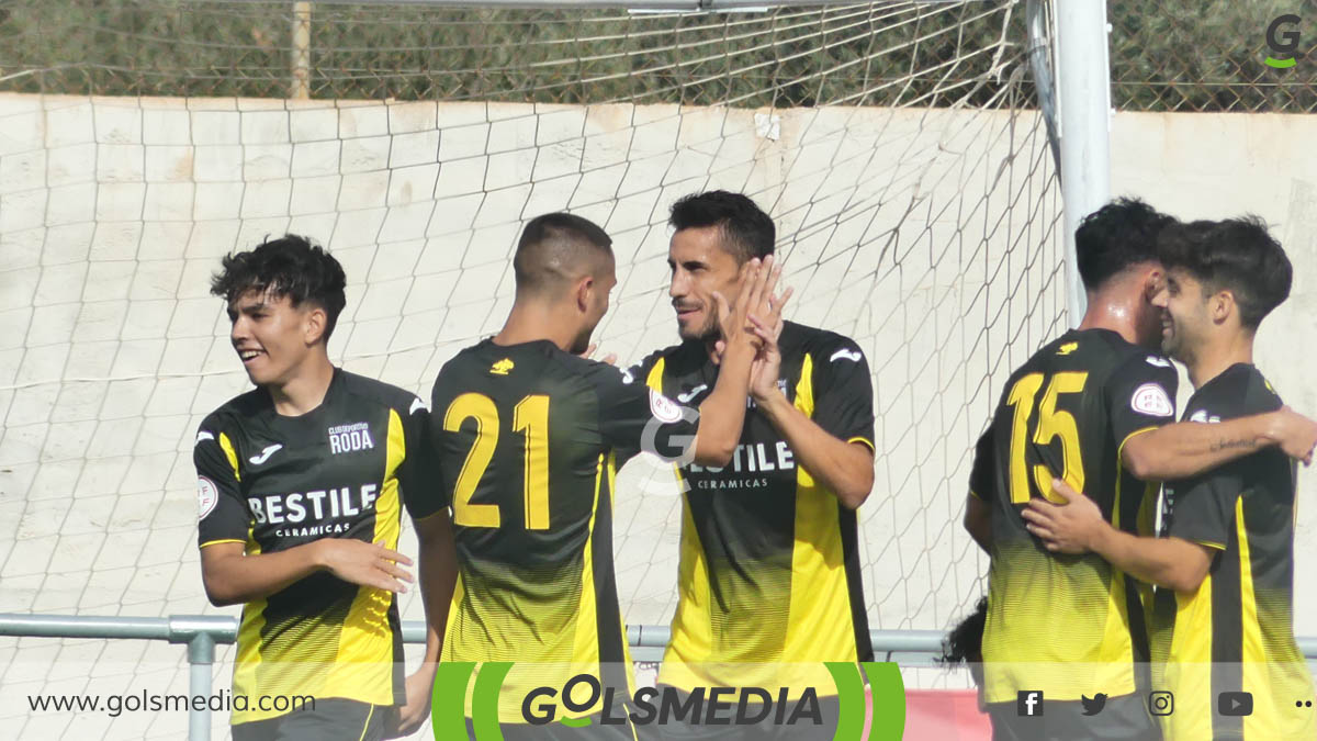 Los jugadores del CD Roda celebrando un gol.