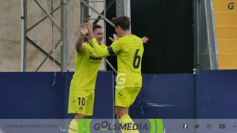 Los jugadores del Villarreal CF C celebrando un gol.