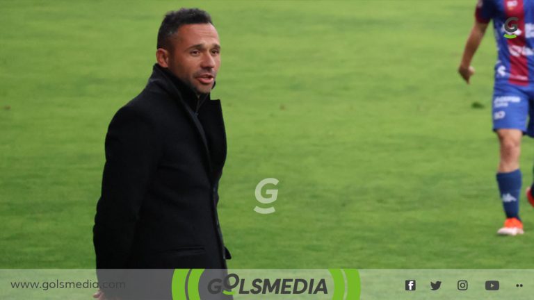 Adrián Ferrandis, entrenador de la UD Alzira.