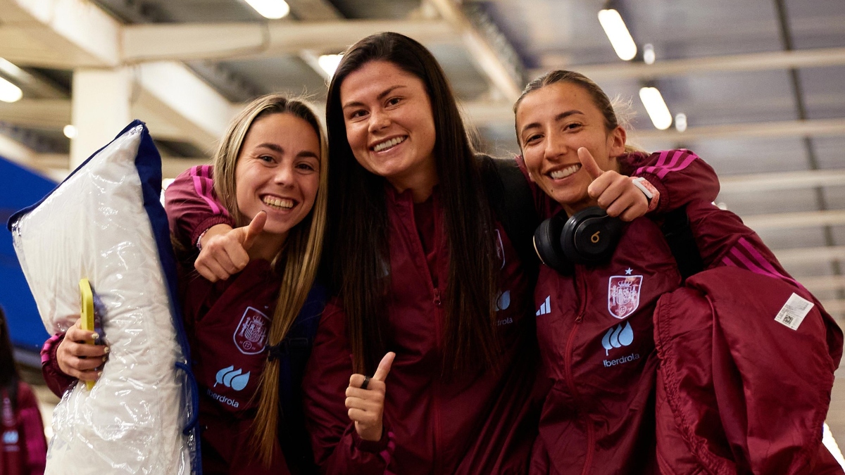 Las jugadoras de la Selección en el viaje de Madrid a Valencia. Foto: RFEF. 