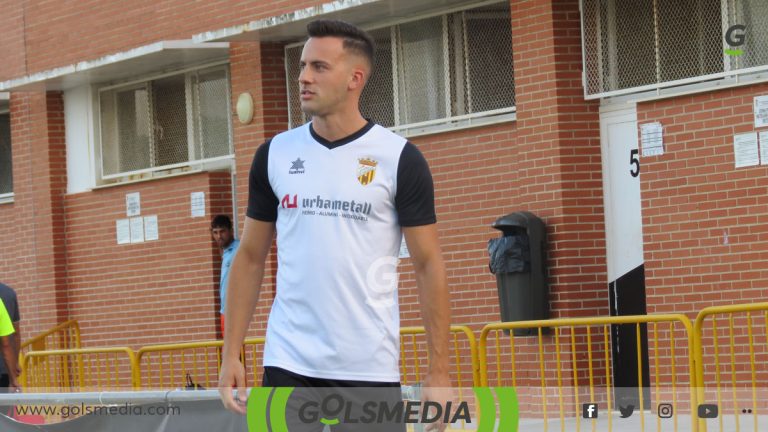 Aitor Ribes, jugador de la UD Carcaixent.