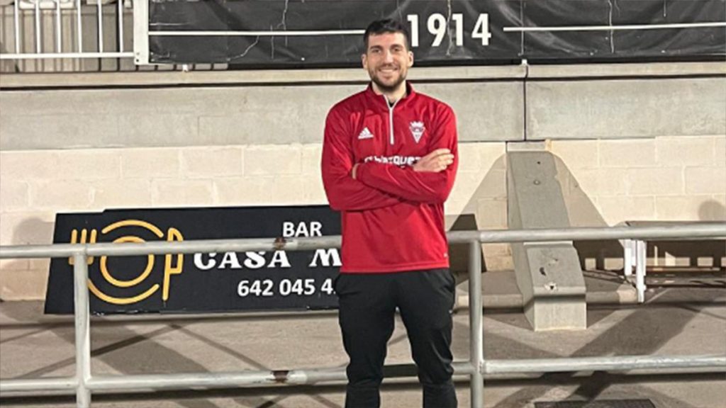 Vicente Pastor, entrenador del CD Almazora. Foto: club.