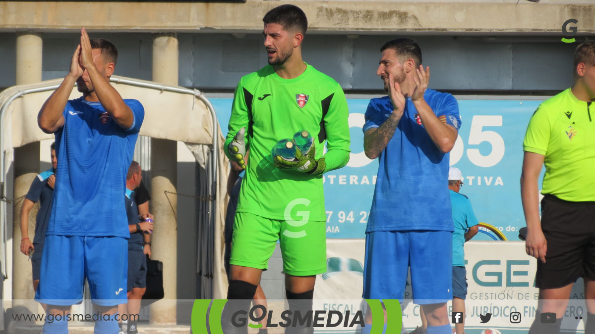 Arnau Negro, portero en su etapa en el Manises CF.