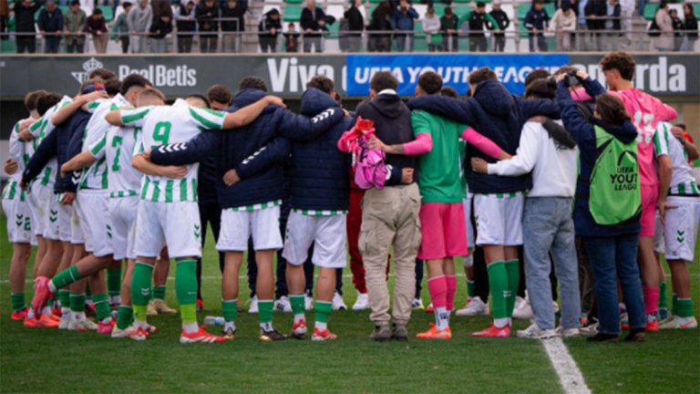 Los jugadores del Betis Juvenil tras su partido de la Youth League. Foto: Betis.