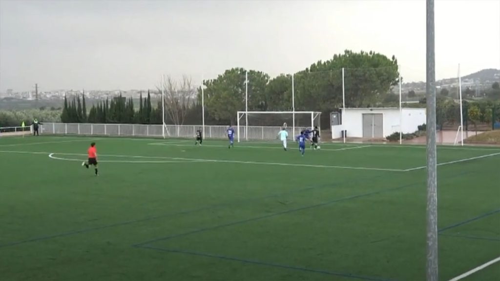 Said Derfoufi anotando un gol para el Odisea. Foto: FFCV.