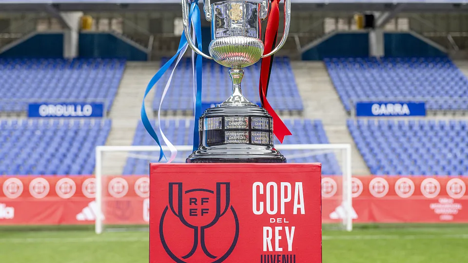 Trofeo de la copa del rey juvenil. Foto: rfef. 