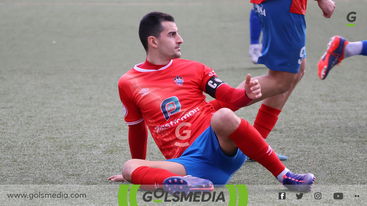 Héctor Juan, capitán del Rayo Ibense.