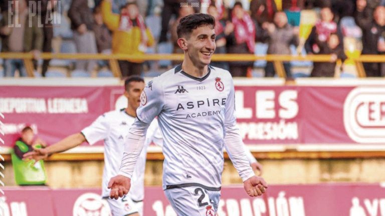 Pibe celebrando su gol con la Cultu. Foto: CYD Leonesa.