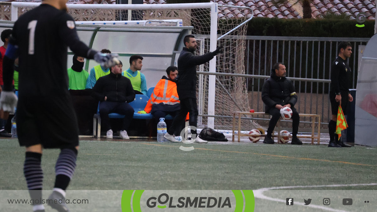 Sergio Carot, entrenador del Ribarroja CF. 