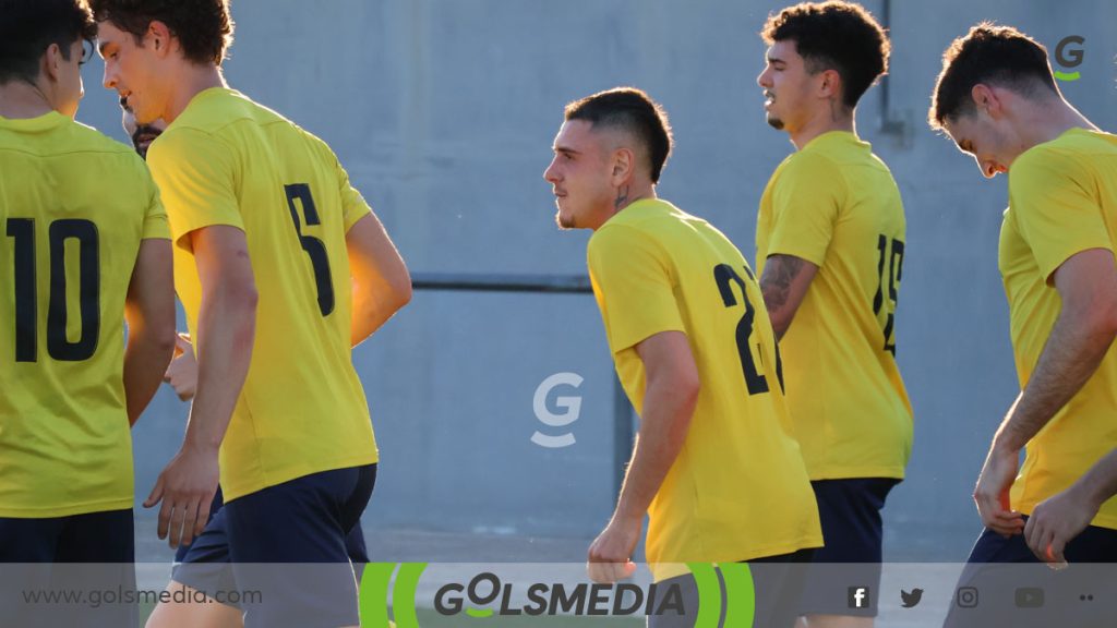 Tomás Calvo en su partido de estreno con el CD Dénia en Gandia.