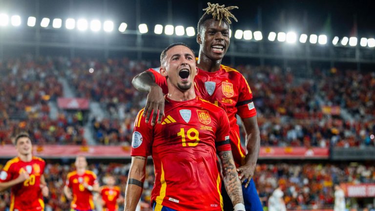 Yeremi y Nico Williams celebrando un gol para la Selección. Foto: RFEF.