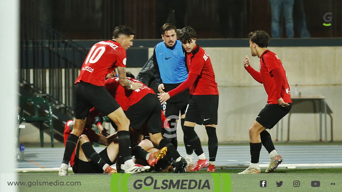 Celebración de un gol del CF La Nucia.