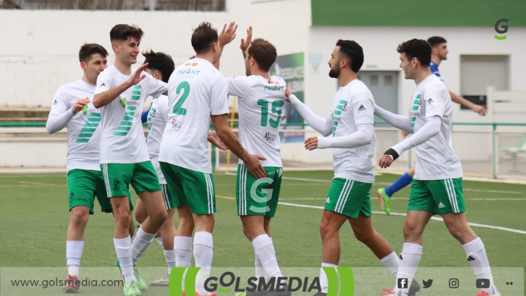 Los jugadores del CE Alberic celebrando su gol.