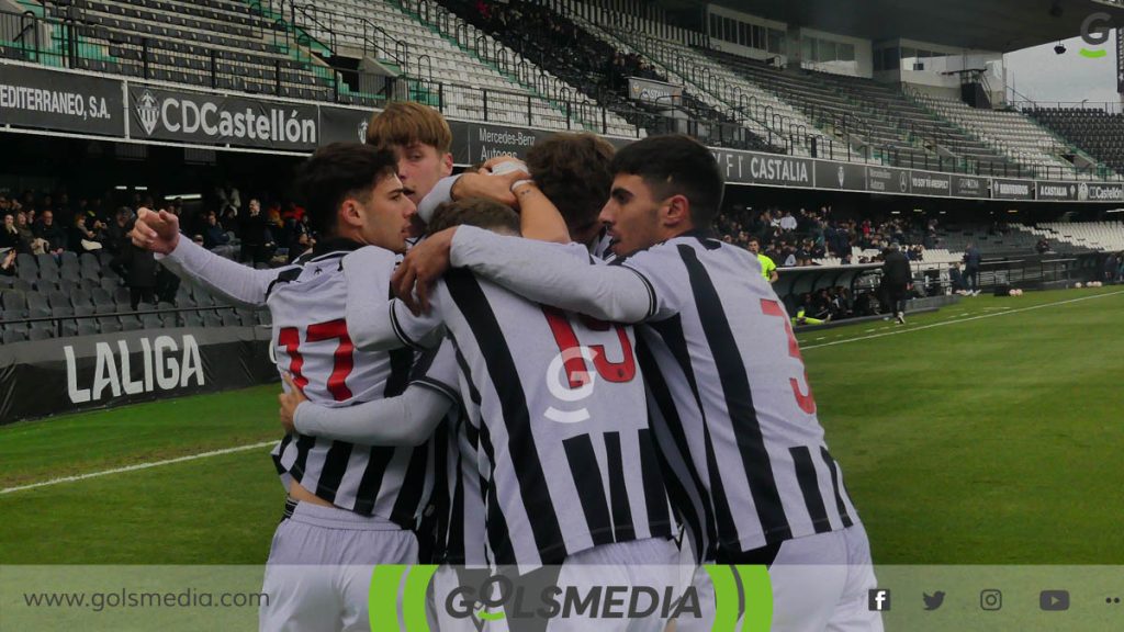 Los jugadores del CD Castellón B celebrando un gol en Castalia.