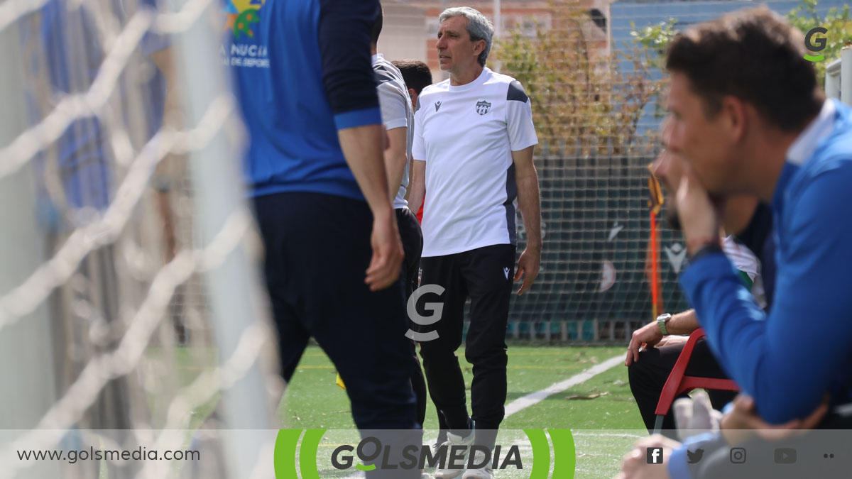 José Villalta, entrenador del Patacona CF.
