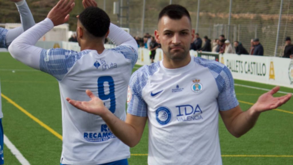 David Megina celebrando su gol en El Arco. Foto: UD Vall de Uxó.