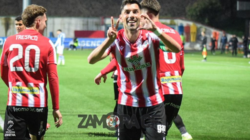 Carlos Ramos celebrando un gol. Foto: Zamora CF.