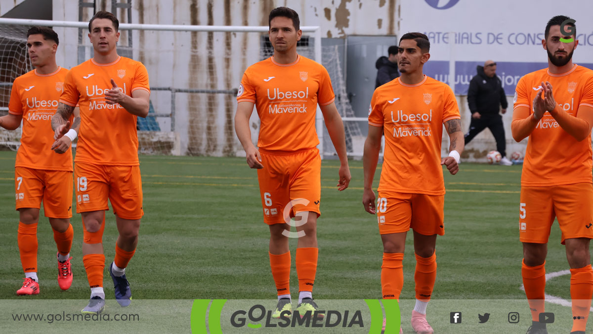 Los jugadores del Atzeneta antes de un partido.