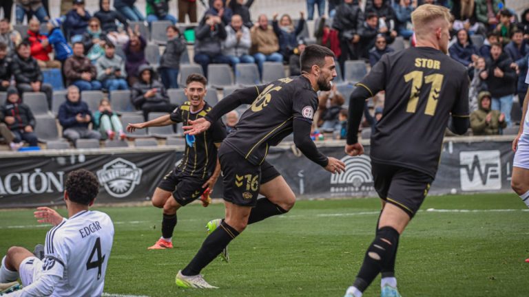 Nacho González celebrando su gol para el CF Intercity. Foto. CF Intercity.