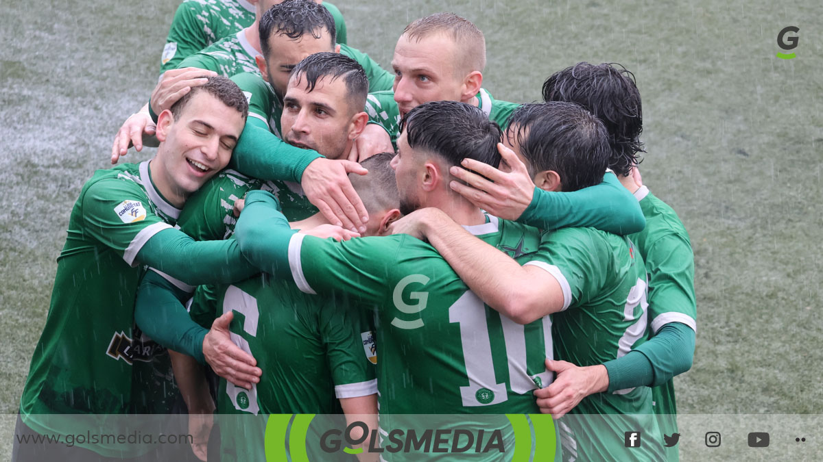 Los jugadores del Novelda Unión celebrando un gol. 