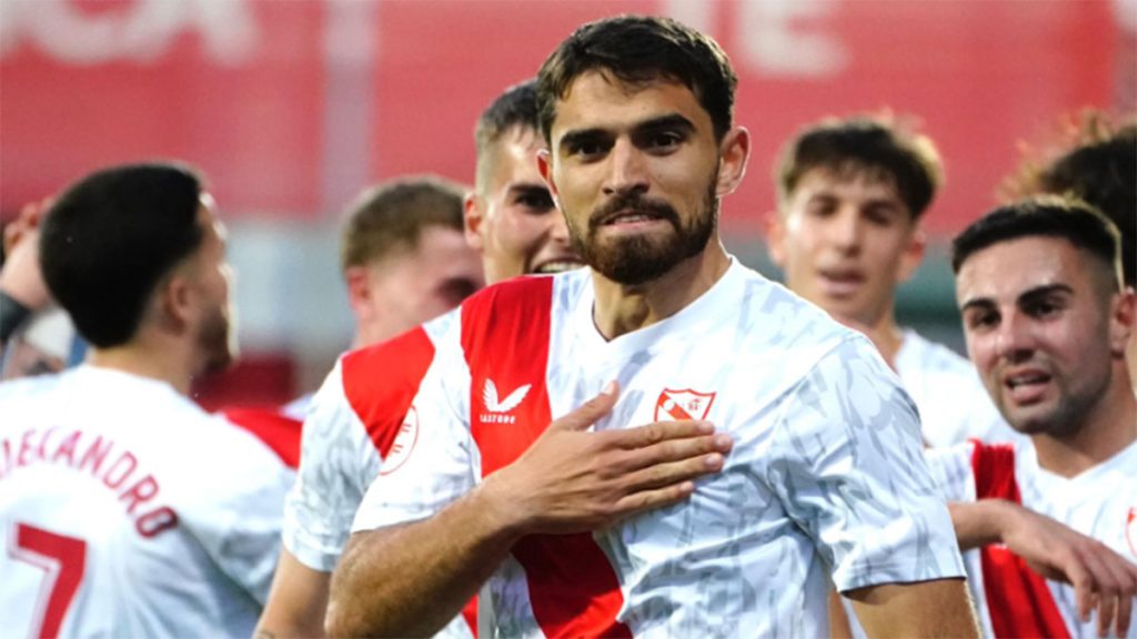 Pascual celebrando un gol para el Sevilla Atlético. Foto. Sevilla FC.