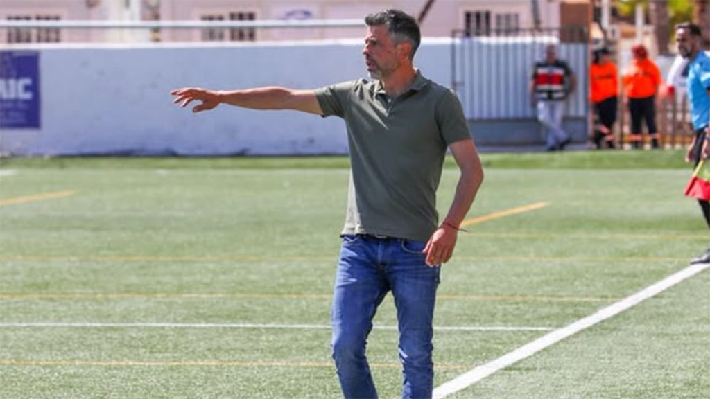 Alberto Gallego, entrenador de la SCR Peña Deportiva. Foto: SCR Peña Deportiva.