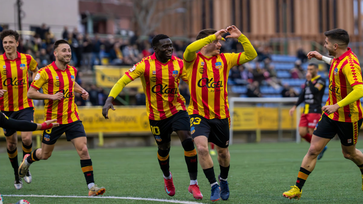Los jugadores de la UE Sant Andreu celebrando un gol. Foto: UE Sant Andreu.