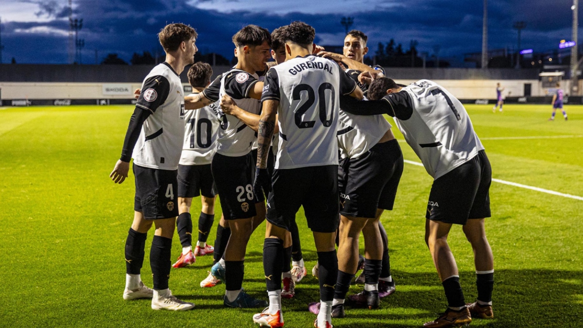 Los jugadores del VCF Mestalla celebrando un gol. Foto: VCF. 