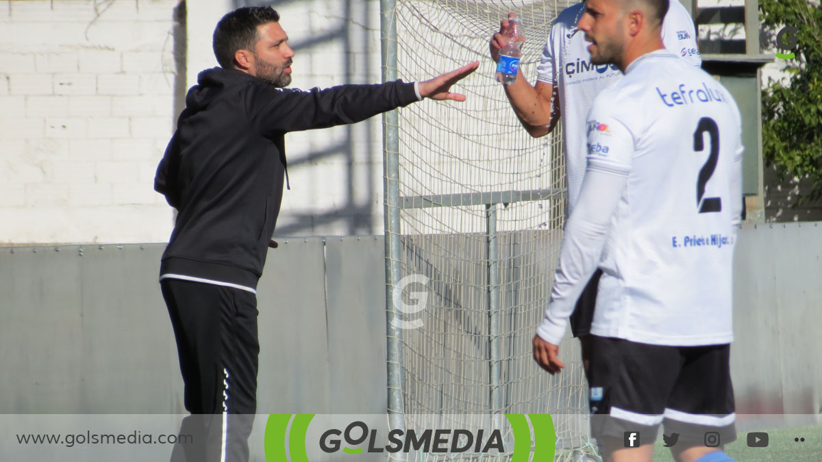 Alejandro San Isidro, entrenador del CD Buñol.