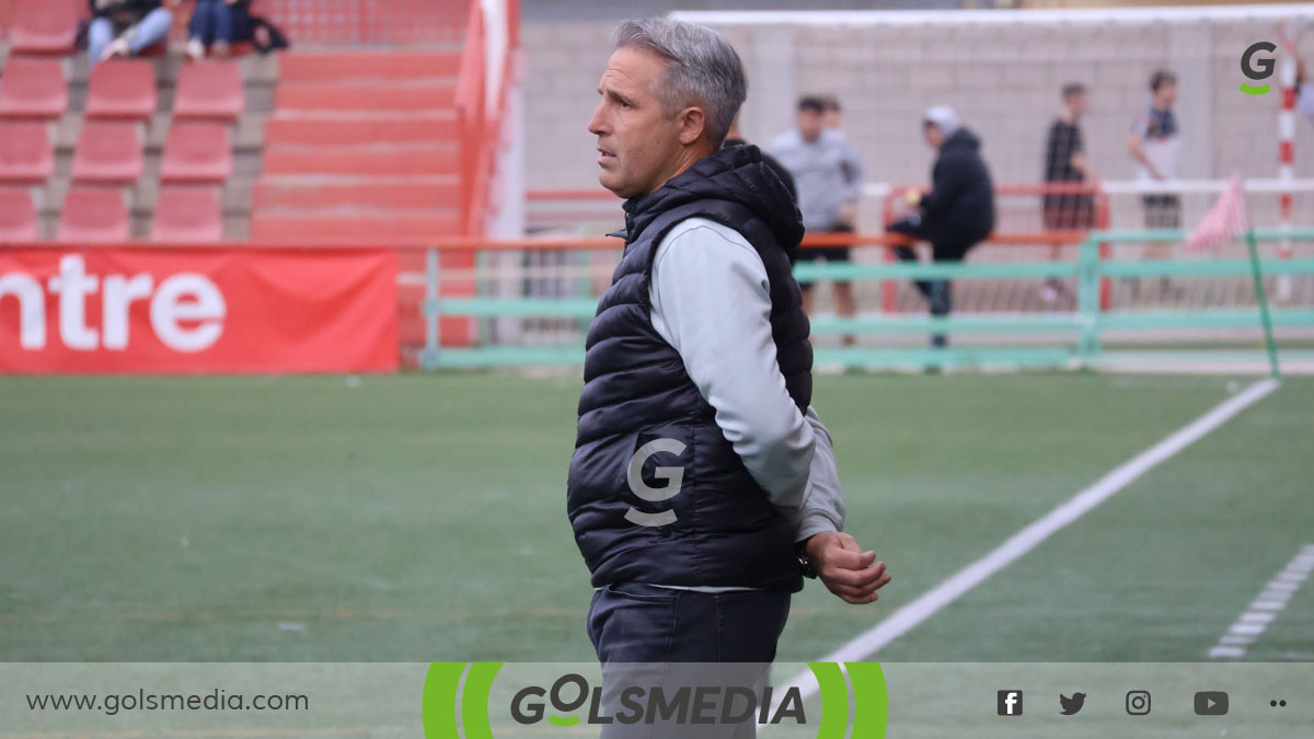 Javi Guerra, entrenador del CD Acero.