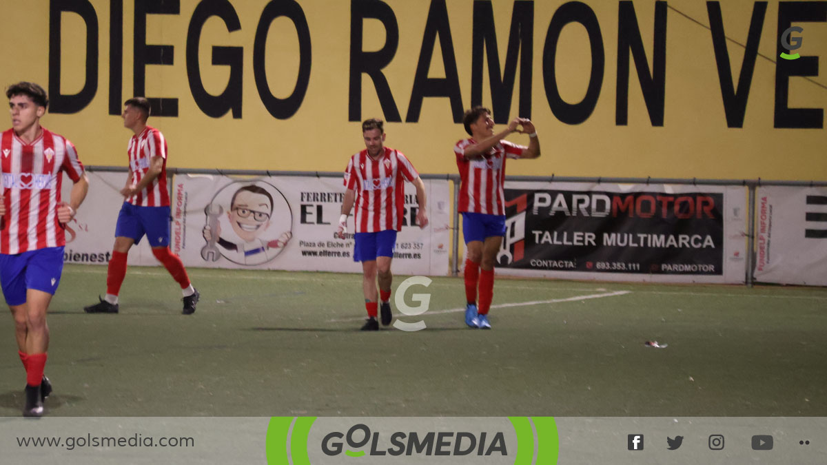 César celebrando su gol en el Gerardo Salvador. 