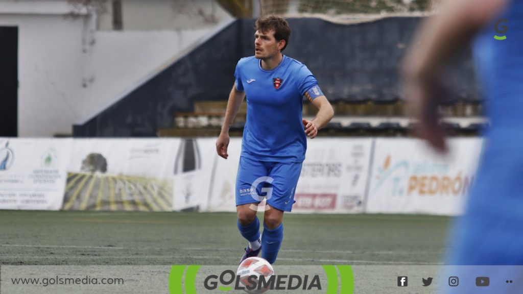 Javi Penadés, en un partido del Manises CF.