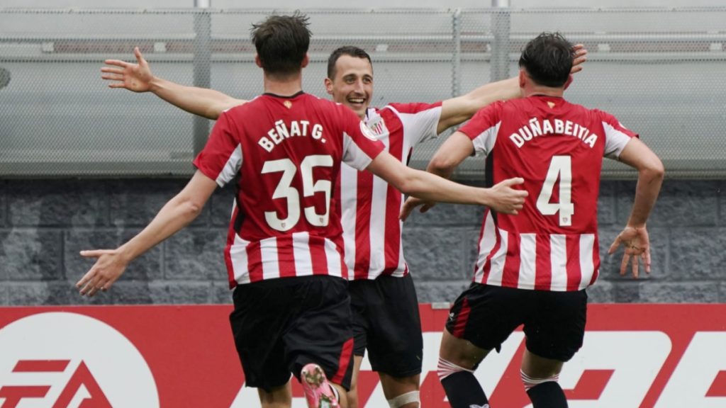 Los jugadores del filial del Athletic Club celebrando un gol. Foto: club.
