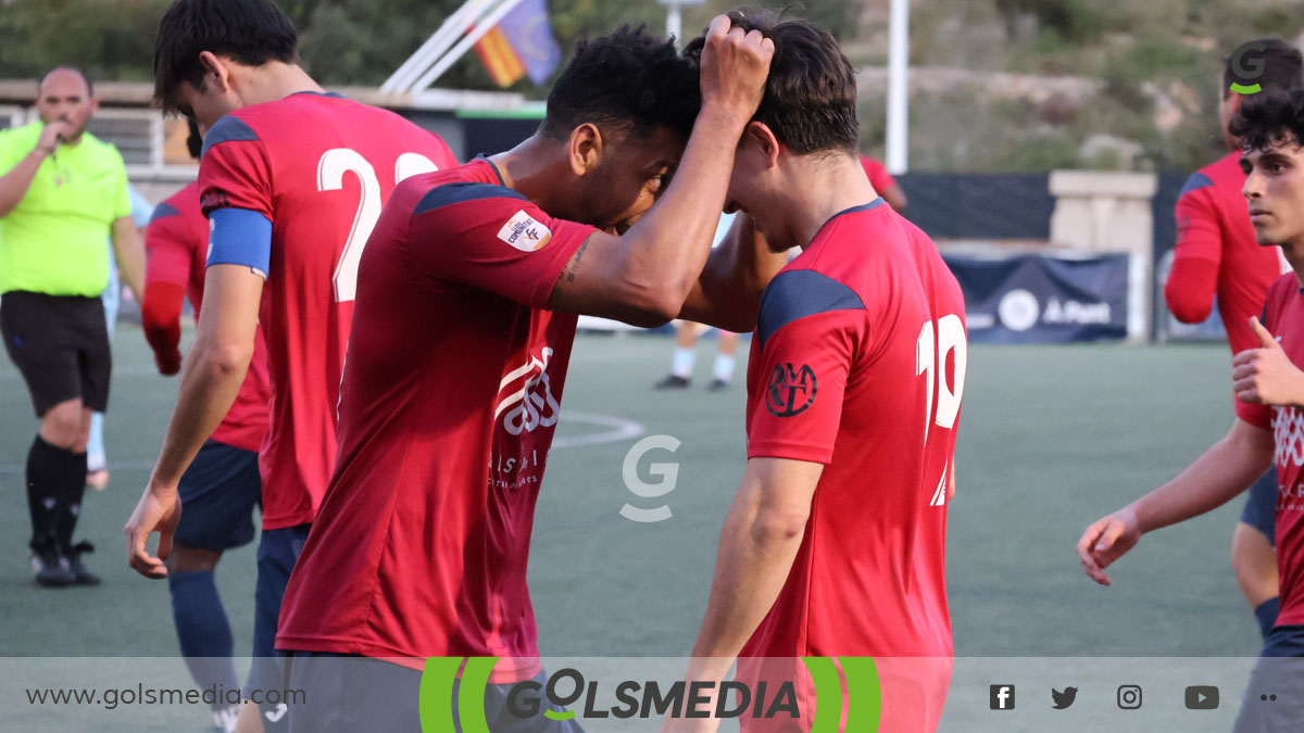 Martín Turégano y Patrick celebrando el gol del Ribarroja.