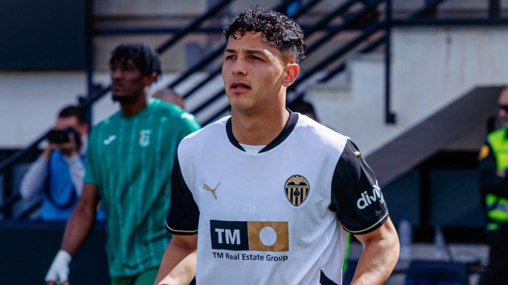 Warren Madrigal, autor de un hat-trick en el último partido del VCF Mestalla. Foto: Valencia CF.