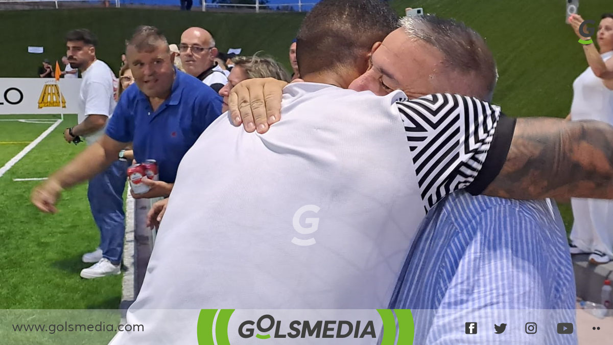 El presidente de la UD Castellonense, Miguel Ángel Pla, celebrando el pase a la final del Play-off a Tercera en 2023.