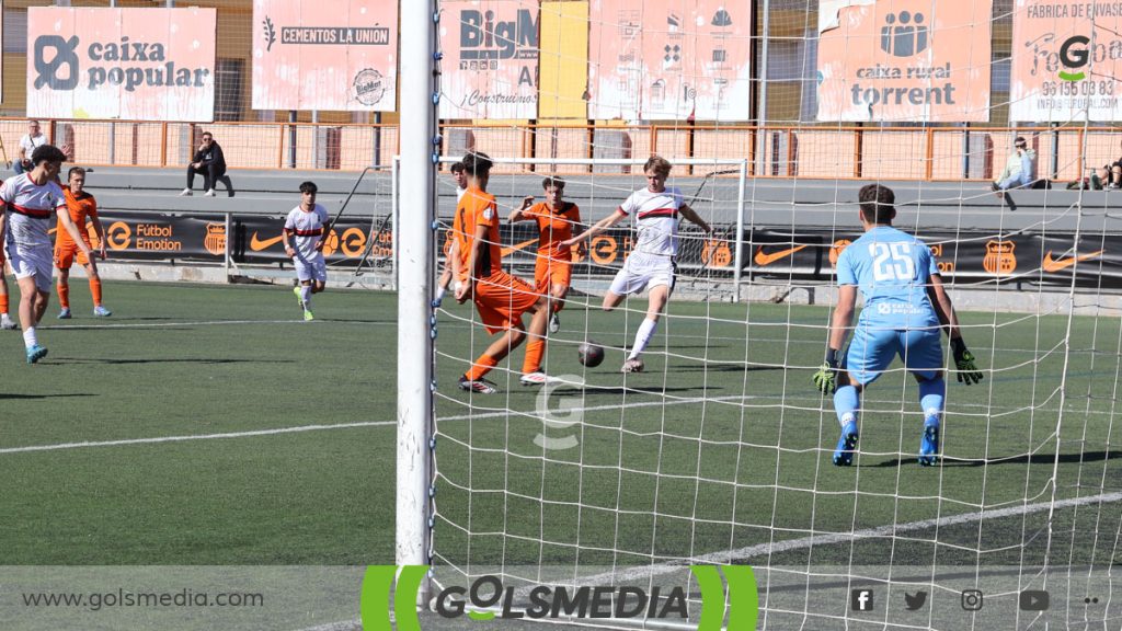 Partido de Liga Nacional entre el Torrent CF y el FCJ Español de esta liga.