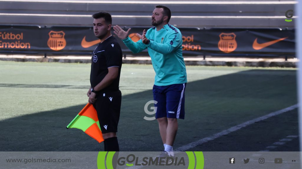 Steven García, entrenador del FCJ Español.
