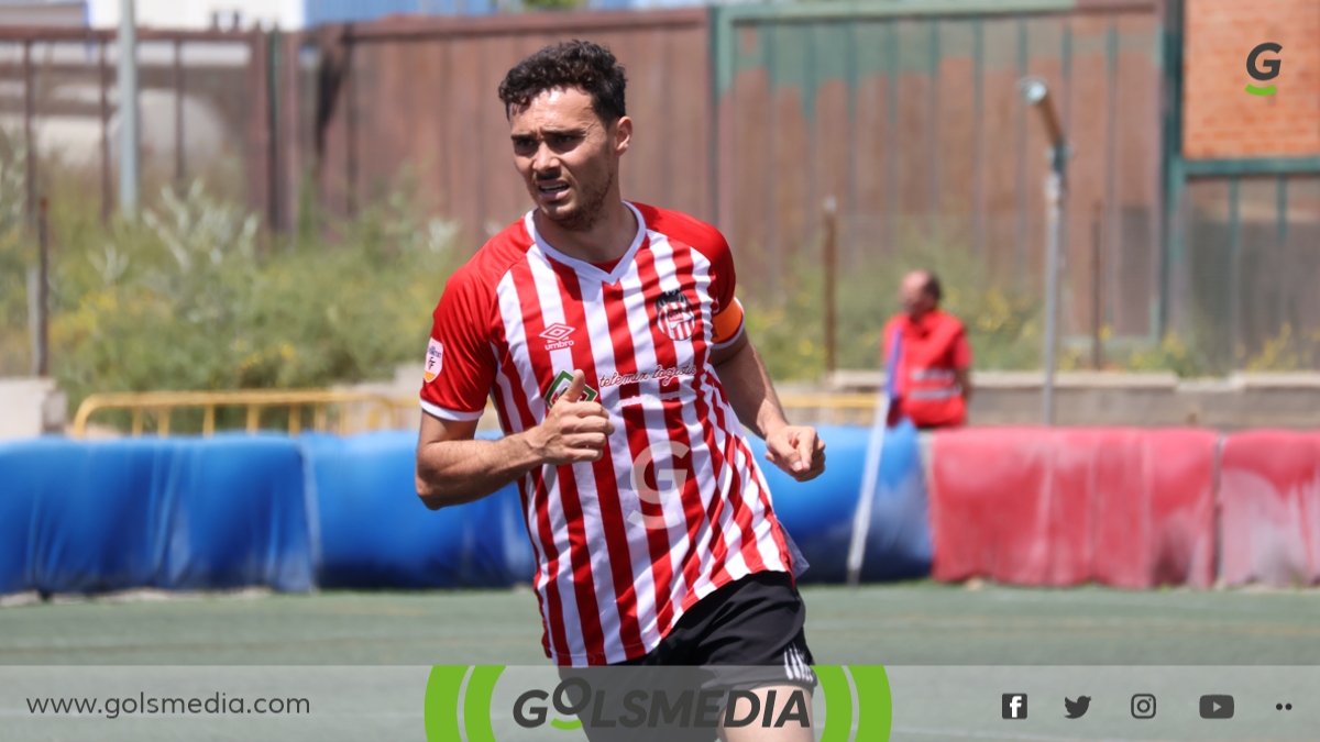 Tendillo, defensa del CD Acero.