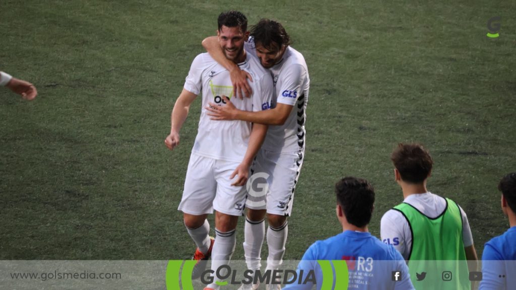 Migue Aracil celebrando un gol.