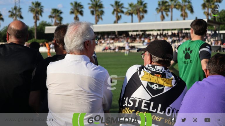 Aficionados de la UD Castellonense.