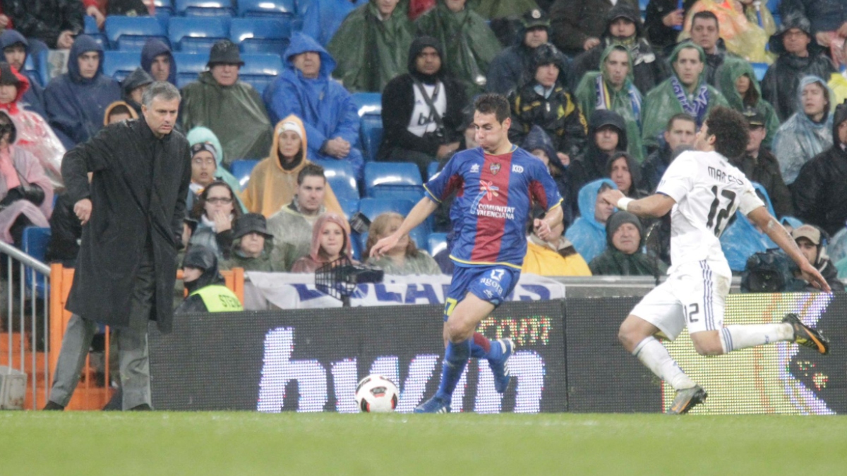 Adrián Lois jugando en el Bernabéu con el Levante UD. Foto cedida por Adrián Lois.