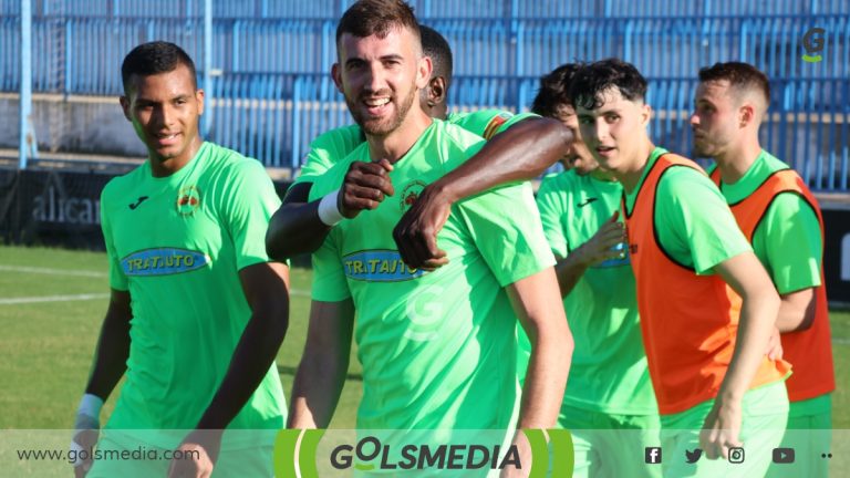 Guillem Baixauli celebrando su gol en Alicante.