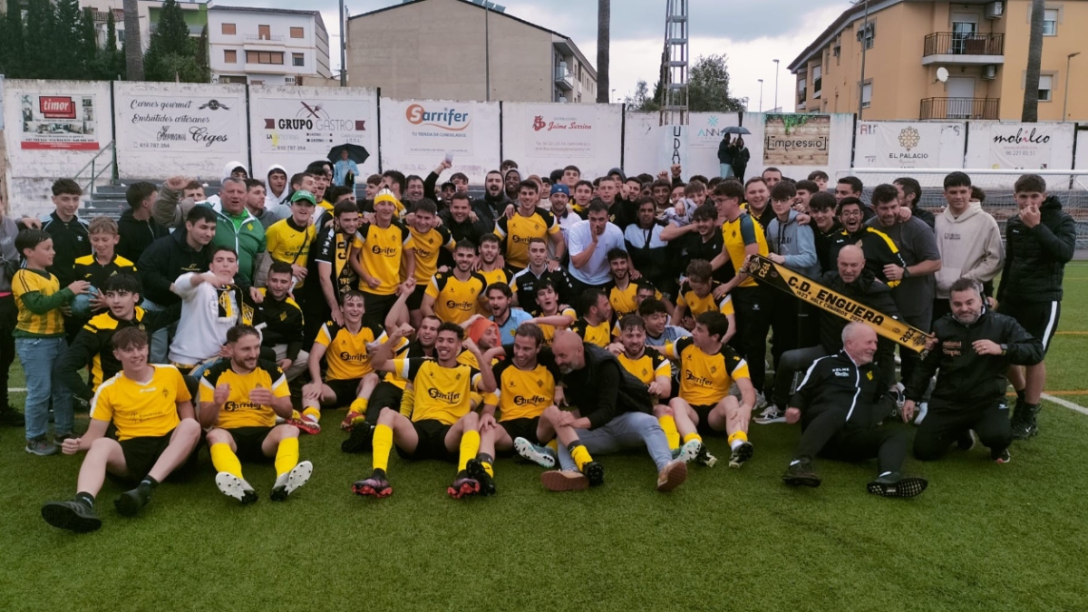 La plantilla del CD Enguera Campeón 2024-25.